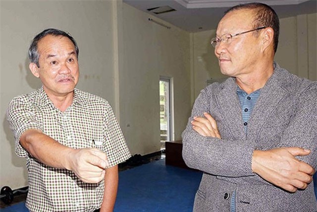 Bầu Đức lên tiếng về hợp đồng của HLV Park Hang Seo