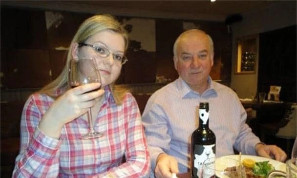 Hai cha con cựu đại tá tình báo Nga Skripal (Ảnh: Sputnik)