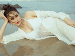 'Gái 1 con' Trương Quỳnh Anh đầy gợi cảm khi diện bikini bốc lửa