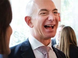 Thói quen hàng ngày khiến tỷ phú Jeff Bezos ngày càng thành công
