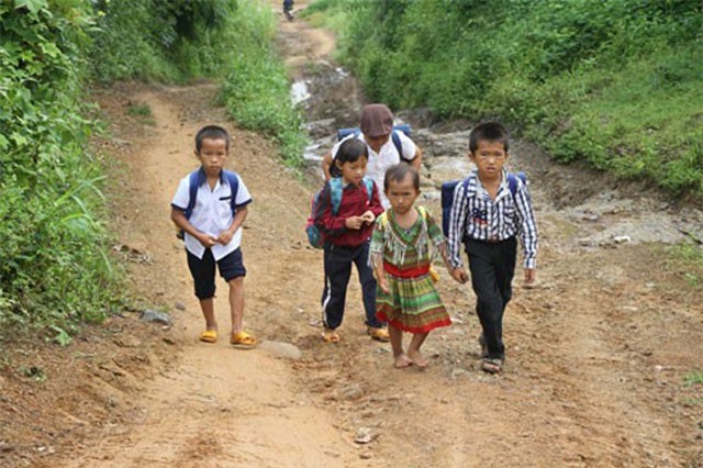 Miễn học phí: Trên đồng ý, dưới chưa muốn