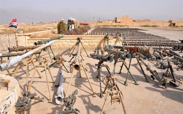 Quân đội Syria "bóc tem" kho vũ khí khủng của IS ở Deir Ezzor