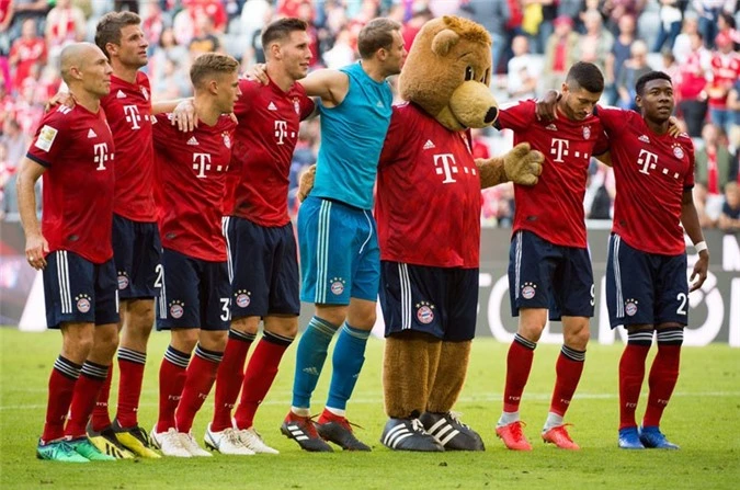 Niềm vui chiến thắng của các cầu thủ Bayern.