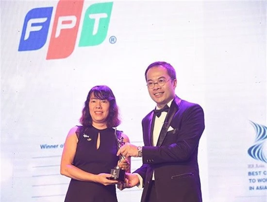 FPT chi gần 78 tỷ đồng cho các hoạt động đào tạo / FPT nằm trong Top 130 công ty có môi trường làm việc tốt nhất châu Á / FPT là  một trong 28 công ty có môi trường làm việc tốt nhất Việt Nam / FPT sẽ đạt quy mô hơn 50.000 cán bộ, nhân viên vào năm 2020