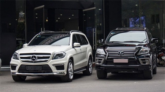 Mặc tháng Ngâu, xe nhập vẫn ùn ùn đổ về Việt Nam