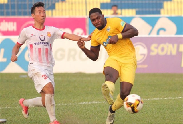 HLV Thanh Hóa: 'Trọng tài đang giết chết bóng đá, cần bị loại bỏ'