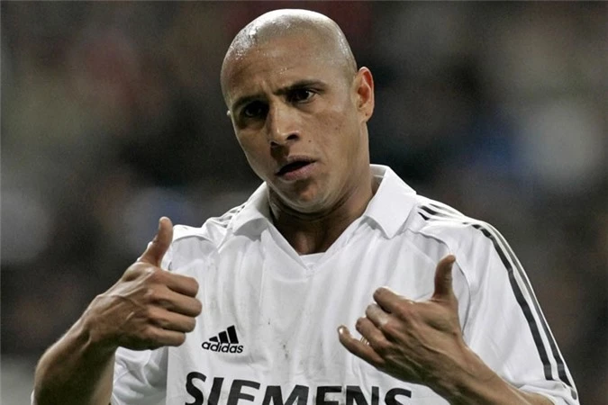 10. Roberto Carlos (Real Madrid, Fenerbahce, 120 trận).