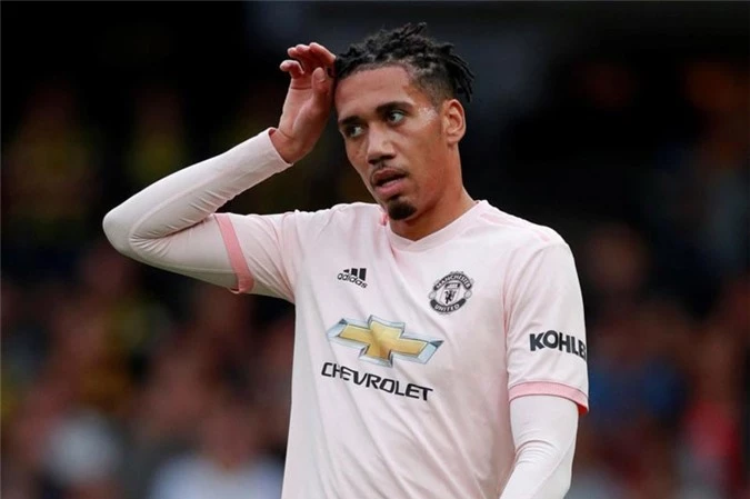 Trung vệ: Chris Smalling (M.U).