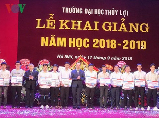 Sinh viên cần đổi mới phương pháp học từ bị động sang chủ động
