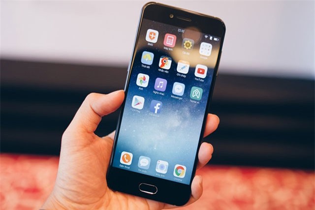 Người dùng nói gì về Bphone 2017 sau một năm sử dụng?