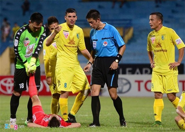 VPF: Mong trong tương lai không phải mời trọng tài nước ngoài