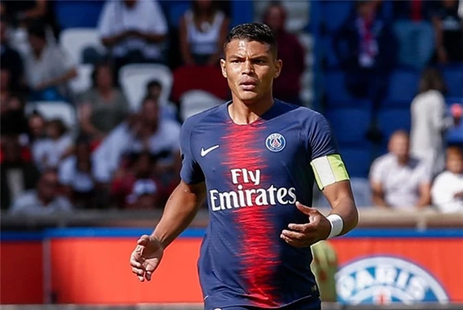 Trung vệ: Thiago Silva (Paris Saint-Germain).