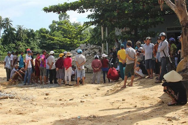 Hoảng hồn phát hiện thi thể người đàn ông nổi trên sông Tam Kỳ, Quảng Nam