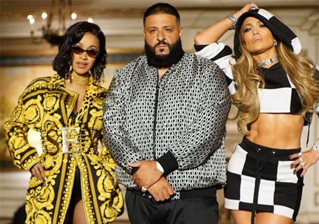 Rihanna, Jennifer Lopez bỏ theo dõi Cardi B sau vụ ẩu đả với Minaj