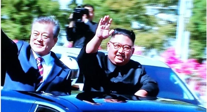 Cận cảnh ông Moon Jae-in và ông Kim Jong-un tại Bình Nhưỡng sáng 18/9/2018. 