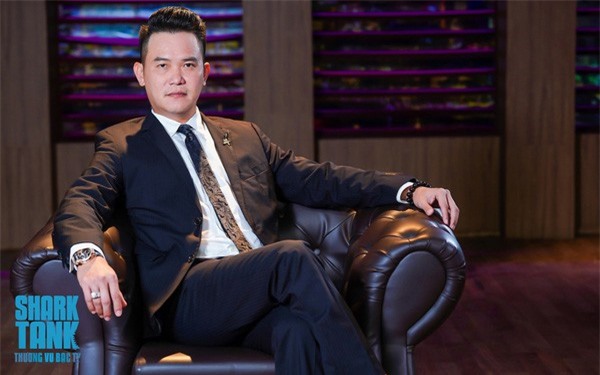 Đặng Hồng Anh - Thiếu gia nhà Thành Thành Công sẽ thay thế "ghế nóng" của Shark Thuỷ