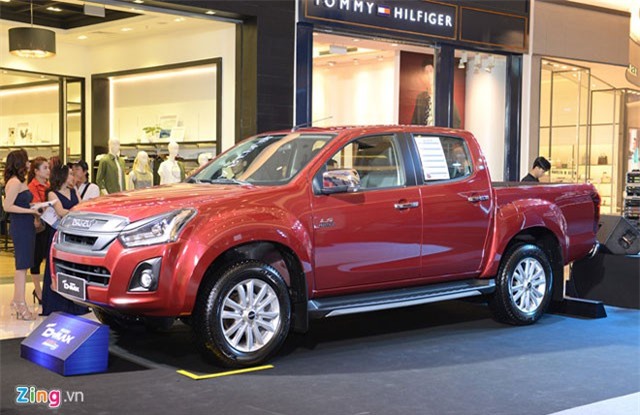 Isuzu ra mắt 2 mẫu xe mới tại Việt Nam