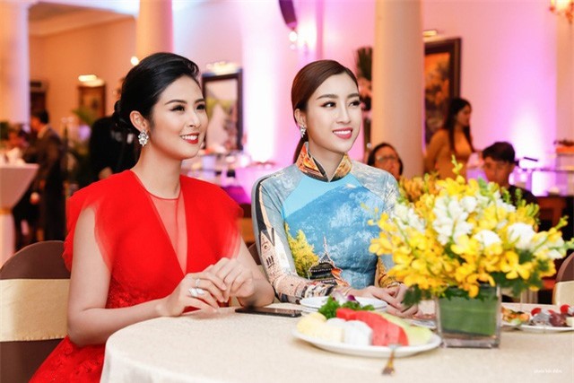 Đỗ Mỹ Linh, Ngọc Hân đọ sắc cùng top 3 Hoa hậu Áo 2018