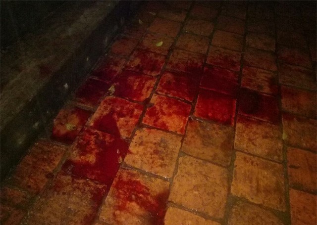 Con trai chém mẹ đẻ tử vong, vợ bị thương rồi tự sát