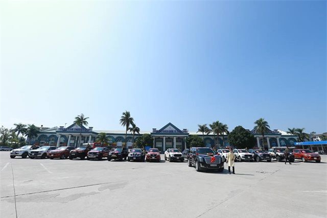 Màn rước dâu ở Quảng Ninh bằng dàn xe "khủng" gây sốt cộng đồng mạng