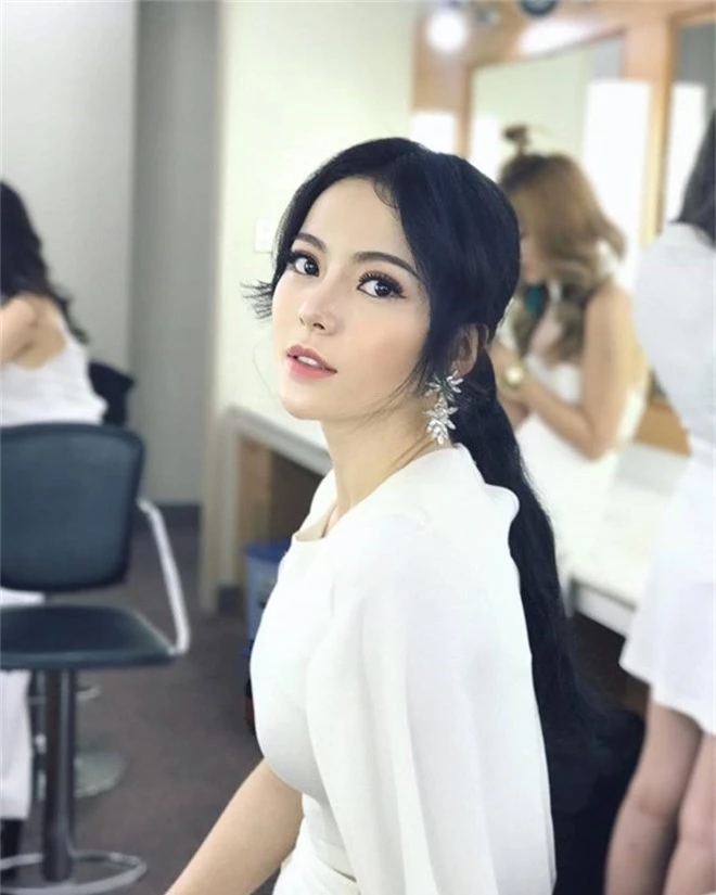 Ngoài tân Hoa hậu Trần Tiểu Vy, Quảng Nam còn là quê hương của rất nhiều hotgirl xinh đẹp nức tiếng - Ảnh 13.