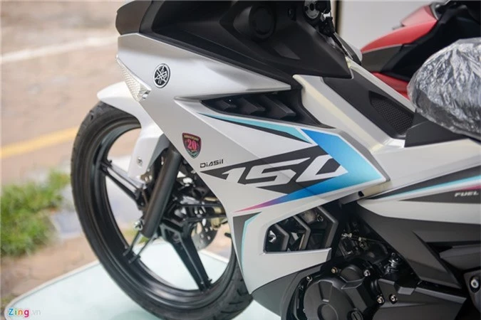 Yamaha Exciter 2018 co them mau tem moi, gia 48 trieu dong hinh anh 3