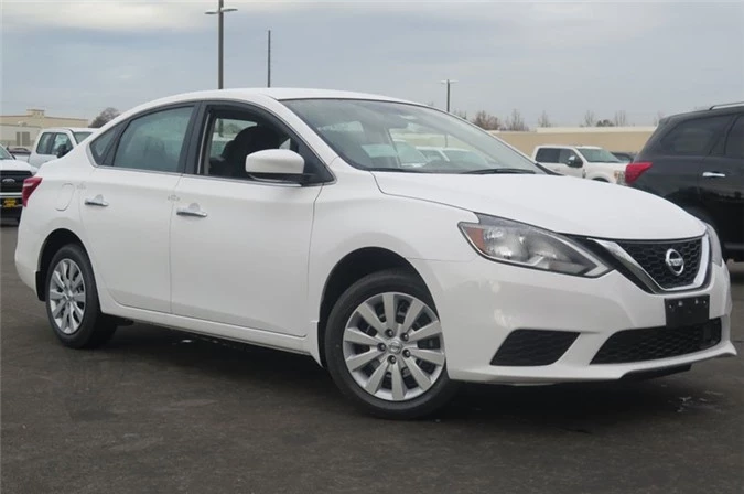 10. Nissan Sentra S 2018 (giá: 16.990 USD).