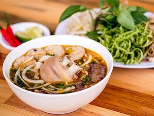 Công thức nấu bún bò Huế ngon tuyệt cú mèo
