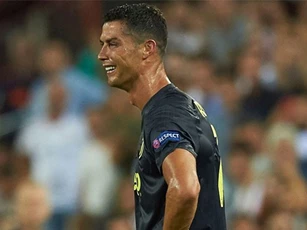 Ronaldo nói gì khi nhận thẻ đỏ ở Champions League?