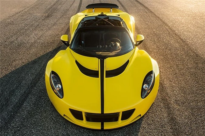 9. Hennessey Venom GT Spyder 2016 (vận tốc tối đa: 427 km/h).