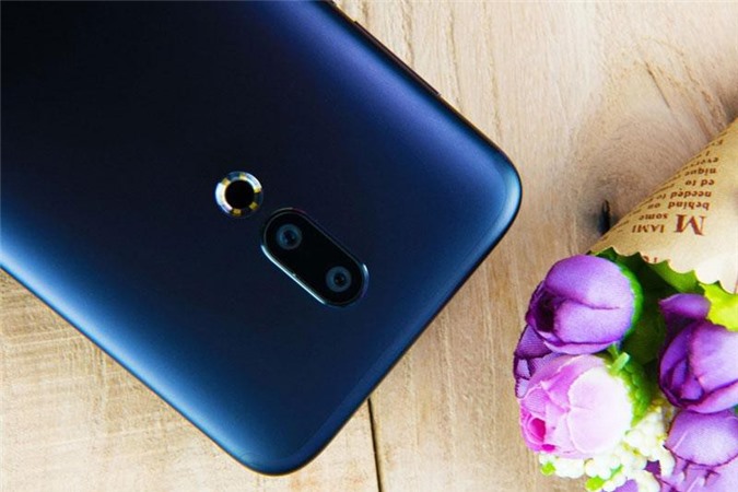 Smartphone chip S710, RAM 6 GB, cảm biến vân tay trong màn hình, giá hơn 7 triệu