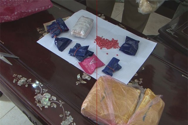 Bắt 3 kẻ mua bán trái phép 18.000 viên ma túy tổng hợp