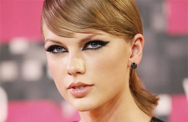 Taylor Swift chịu lỗ bán nhà để gần bạn trai