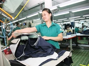 Kinh tế Việt Nam vẫn chưa thoát phận gia công