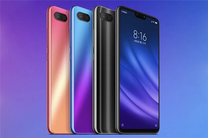 Xiaomi Mi 8 Lite có 3 tùy chọn màu sắc gồm vàng, xanh và xám. Giá bán của phiên bản RAM 4 GB/ROM 64 GB là 1.400 Nhân dân tệ (4,76 tương đương triệu đồng). Phiên bản RAM 6 GB/ROM 64 GB có giá 1.700 Nhân dân tệ (5,77 triệu đồng). Để sở hữu phiên bản RAM 6 GB/ROM 128 GB, khách hàng phải bỏ ra 2.000 Nhân dân tệ (6,79 triệu đồng). Máy lên kệ tại Trung Quốc vào ngày 25/9.