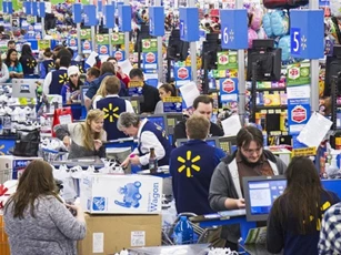 Walmart điêu đứng vì thuế quan của ông Trump