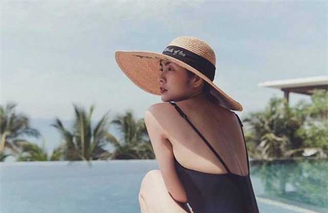 "Ngọc nữ" Tăng Thanh Hà gây chú ý khi liên tục đăng ảnh gợi cảm