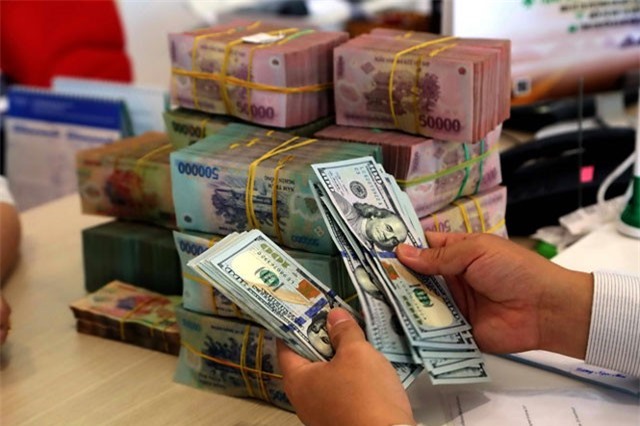 Giá USD tăng nhanh