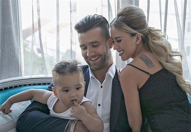 Sao ngoại V-League thăng hoa nhờ vợ xinh: Đỉnh cao Bakel - mỹ nhân Myno