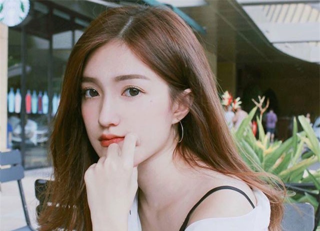 Nữ sinh ĐH Sài Gòn xinh đẹp khiến vạn chàng trai thương nhớ