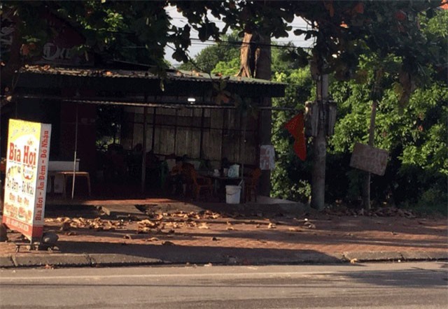 Dùng chìa khóa xe đâm chết người em "cọc chèo"