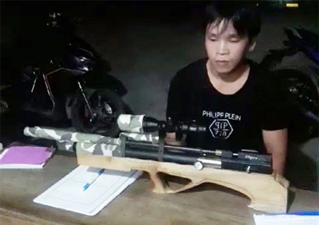 Tạm giữ 9X chạy xe máy mang theo súng tự chế