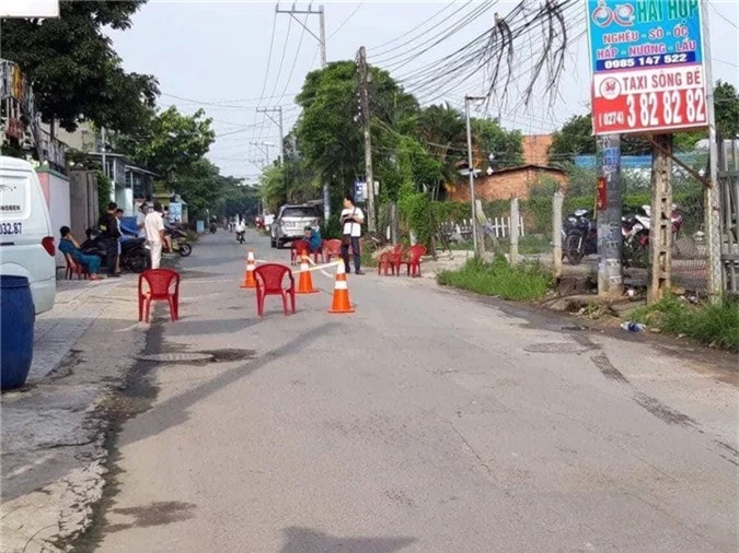 Phai ngoi cho qua lau, nam thanh nien dam chet ban cua nguoi yeu hinh anh 1