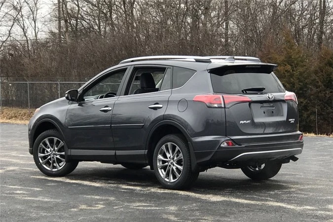 10. Toyota RAV4 2018.