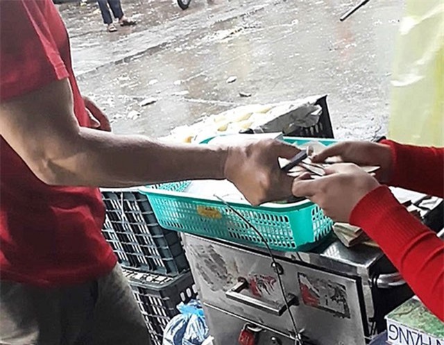 Tố cáo bảo kê, tiểu thương chợ Long Biên bị 'khủng bố'