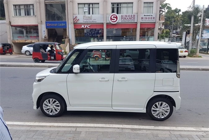 2. Suzuki Spacia (doanh số: 102.535 chiếc).