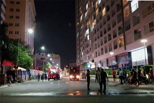 Ch&#xE1;y &#x1EDF; Waseco Plaza S&#xE0;i G&#xF2;n, nhi&#x1EC1;u ng&#x1B0;&#x1EDD;i th&#xE1;o ch&#x1EA1;y l&#xFA;c n&#x1EED;a &#x111;&#xEA;m