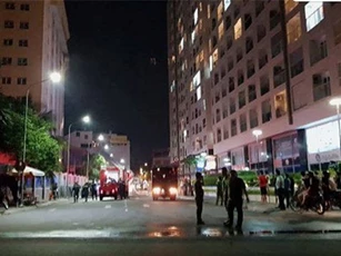 Cháy ở Waseco Plaza Sài Gòn, nhiều người tháo chạy lúc nửa đêm