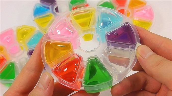 Clip: Cách làm Slime trong suốt dễ như 'trở bàn tay'