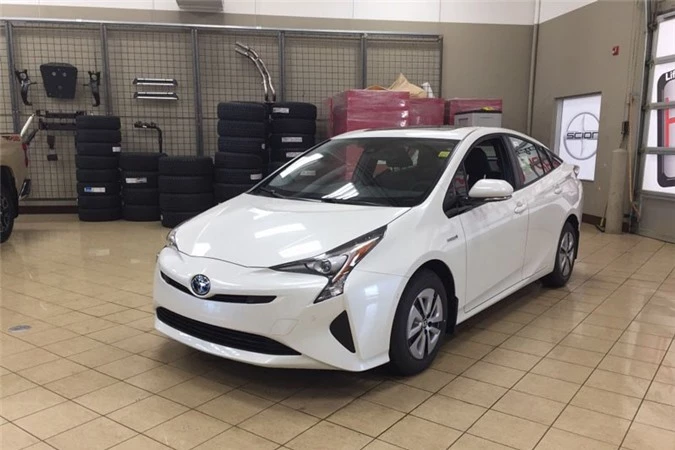 8. Toyota Prius (doanh số: 81.283 chiếc).